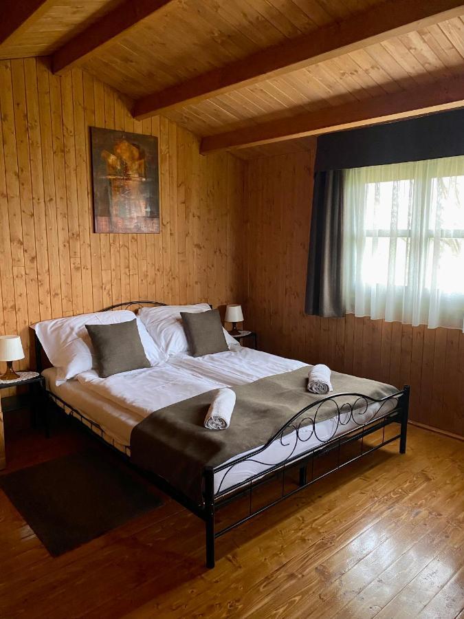 Eszter-Haz Hotel Kisapati Ngoại thất bức ảnh